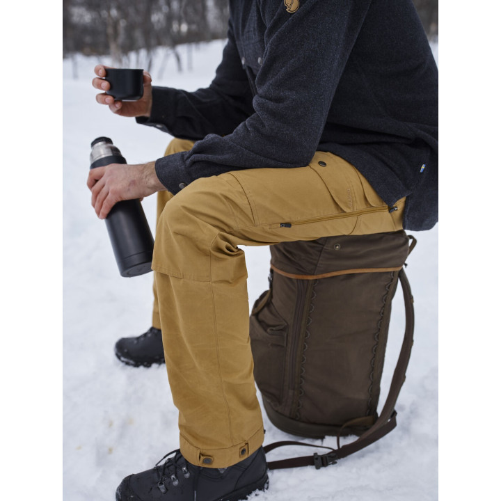Spodnie FJALLRAVEN VIDDA PRO VENTILATED TROUSERS REGULAR dark olive