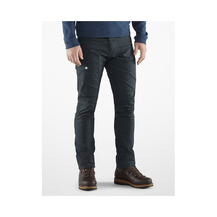 Spodnie FJALLRAVEN Vardag Lite Trousers Men dark grey