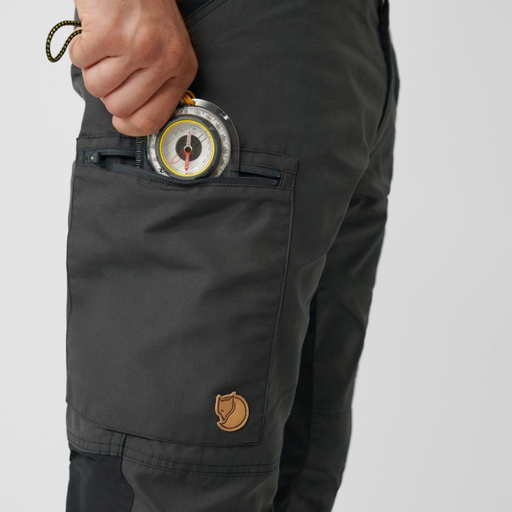 Spodnie FJALLRAVEN Kaipak Trousers uncle blue-dark grey
