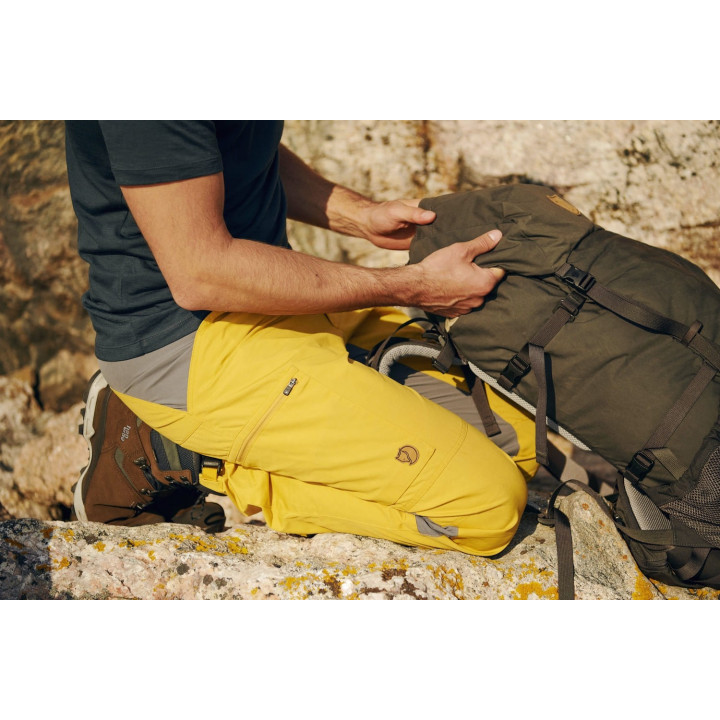 Spodnie FJALLRAVEN Kaipak Trousers dark olive