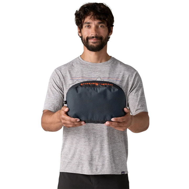 Torebka PATAGONIA Black Hole® Cube 6L smolder blue w/amanita red