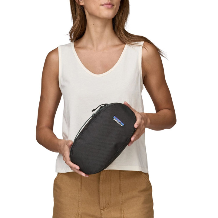 Torebka PATAGONIA Black Hole® Cube 3L smolder blue w/amanita red