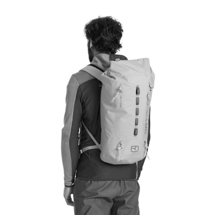 Plecak ORTOVOX Trad 22 Dry black steel