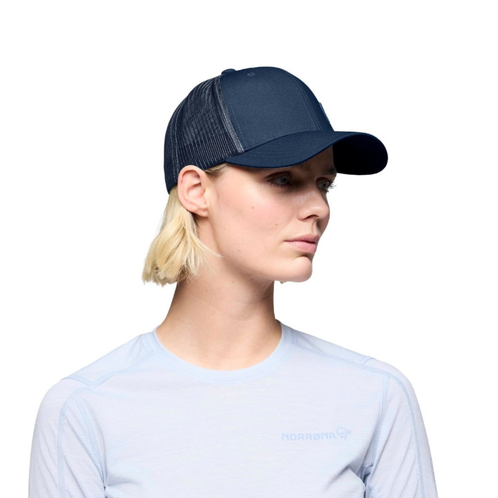 Czapka Norrona Snap Back Trucker Mesh Cap indigo night